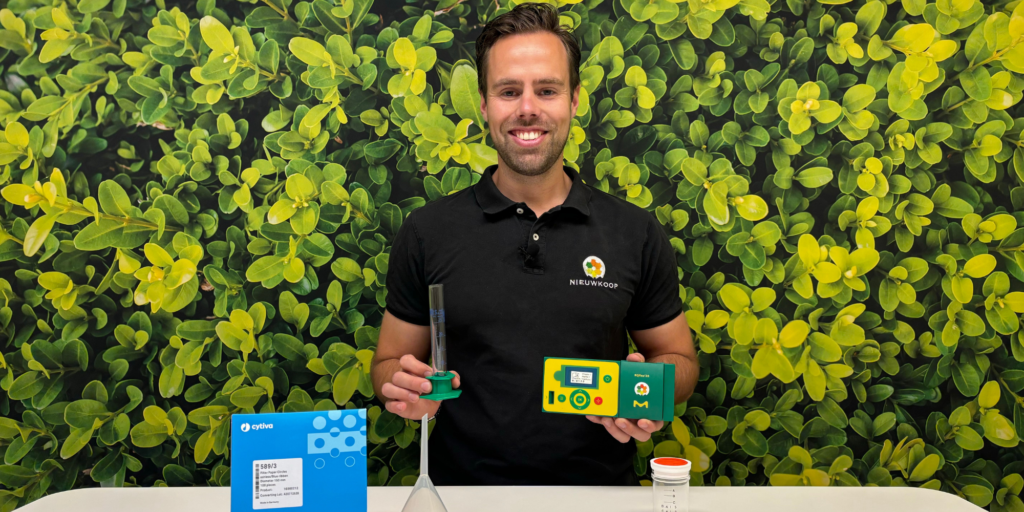 Reflectometer voor het analyseren van grond- en watermonsters